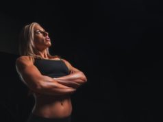 Os cuidados com o coração de cada idade Atleta de yoga